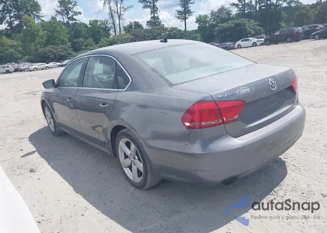 2014 Volkswagen Passat 1.8T Se z USA, uszkodzony, nr VIN 1VWBS7A31EC117674